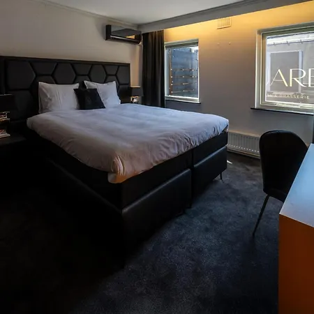 Hotel Square Boutique & Brasserie 4*