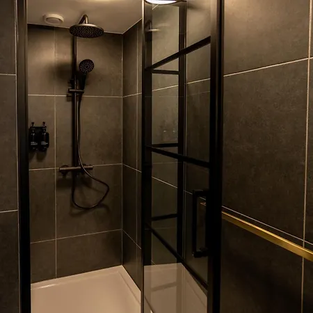 Square Boutique & Brasserie 4*