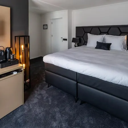 Square Boutique & Brasserie Hotel
