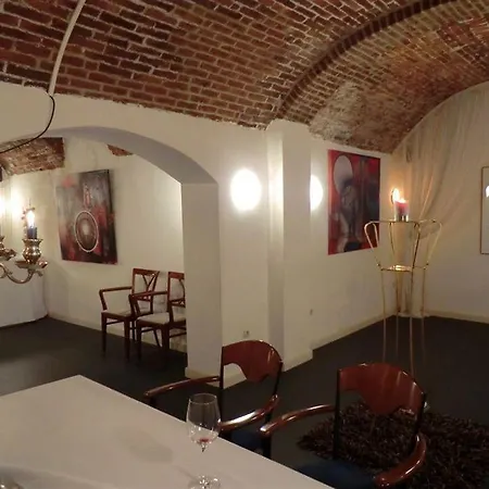 Square Boutique & Brasserie Hotell