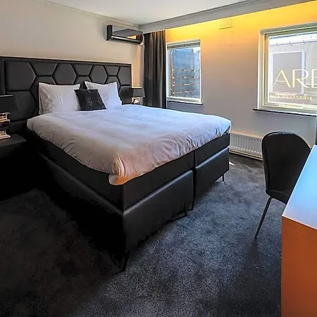 Square Boutique & Brasserie 4*
