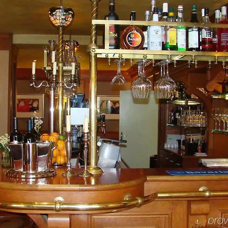 Square Boutique & Brasserie 4*