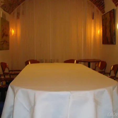 Hotel Square Boutique & Brasserie 4*
