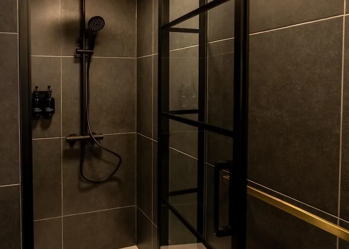 Square Boutique & Brasserie 4*