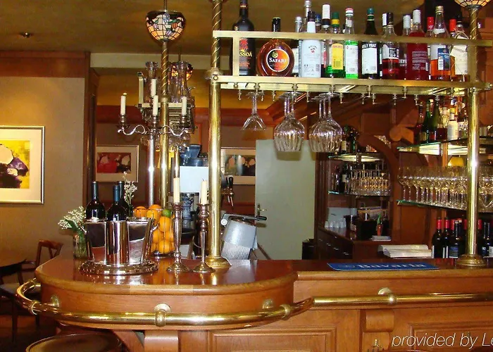 Square Boutique & Brasserie 4*