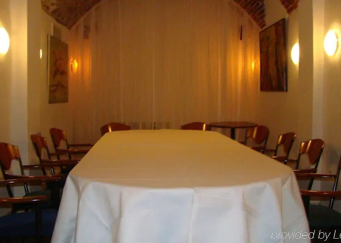 Hotel Square Boutique & Brasserie 4*