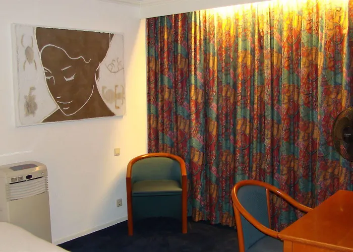 Square Boutique & Brasserie 4*