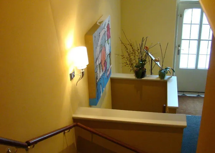 Square Boutique & Brasserie Hotel 4*