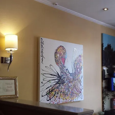 Hotel Square Boutique & Brasserie 4*