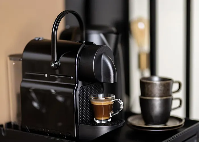 فندق Square Boutique & Brasserie 4*