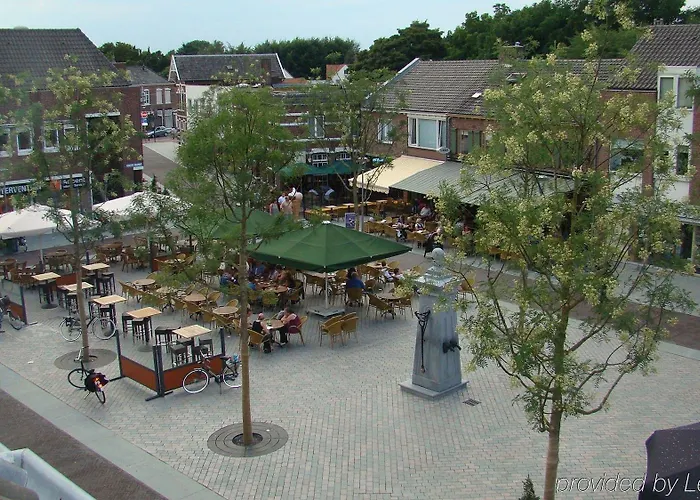 Square Boutique & Brasserie فندق