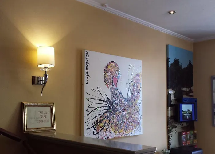 فندق Square Boutique & Brasserie 4*