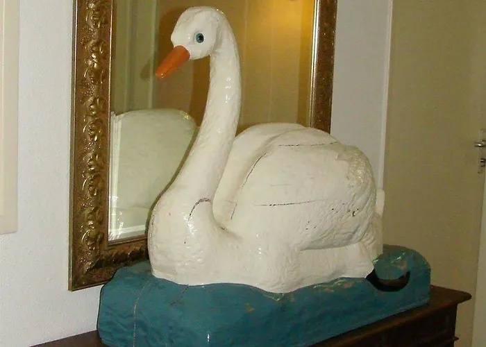 Square Boutique & Brasserie 4* فينري